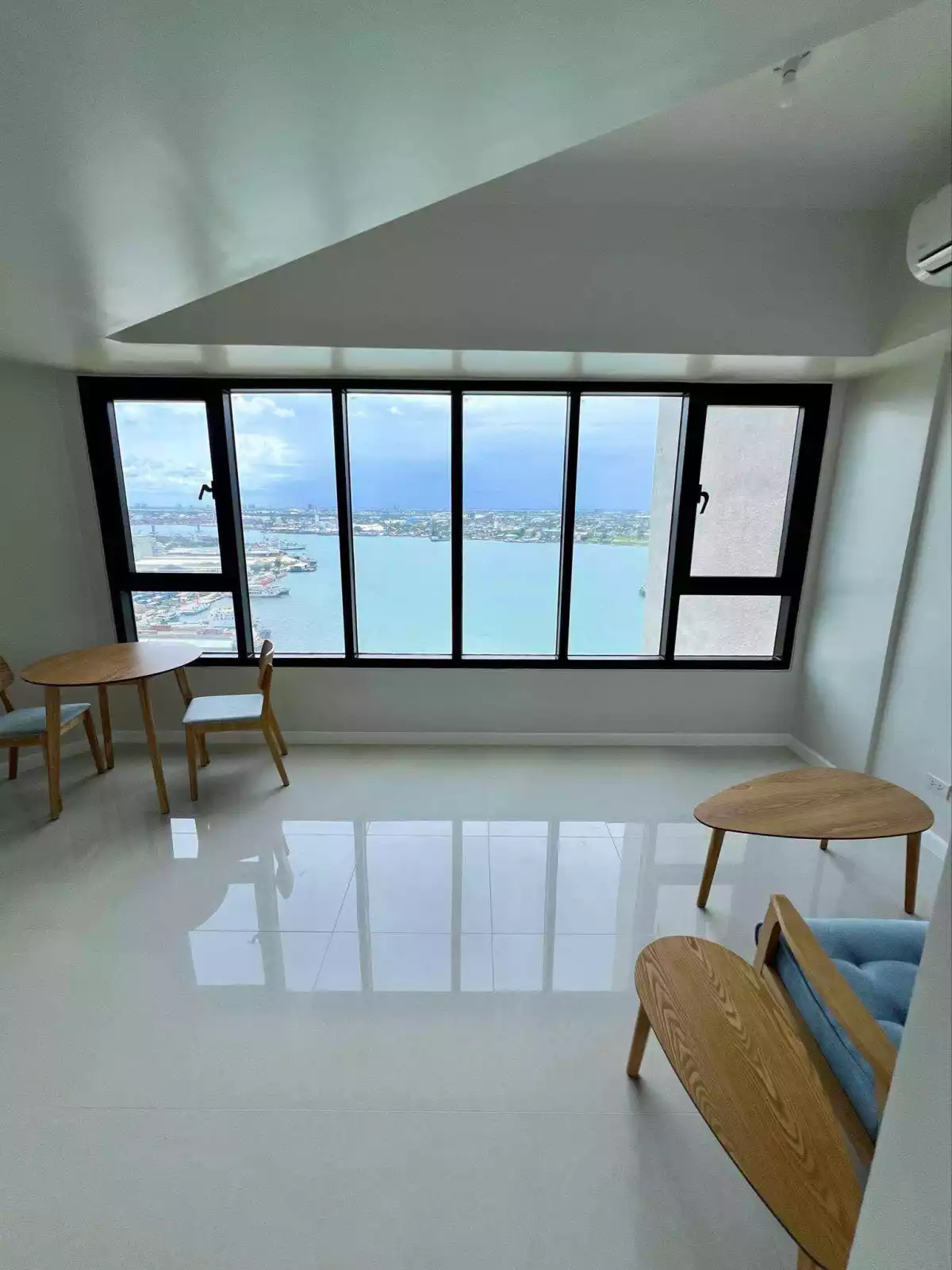 For Rent: Brand New 1 Bedroom Mandani Bay Suites Tower 2