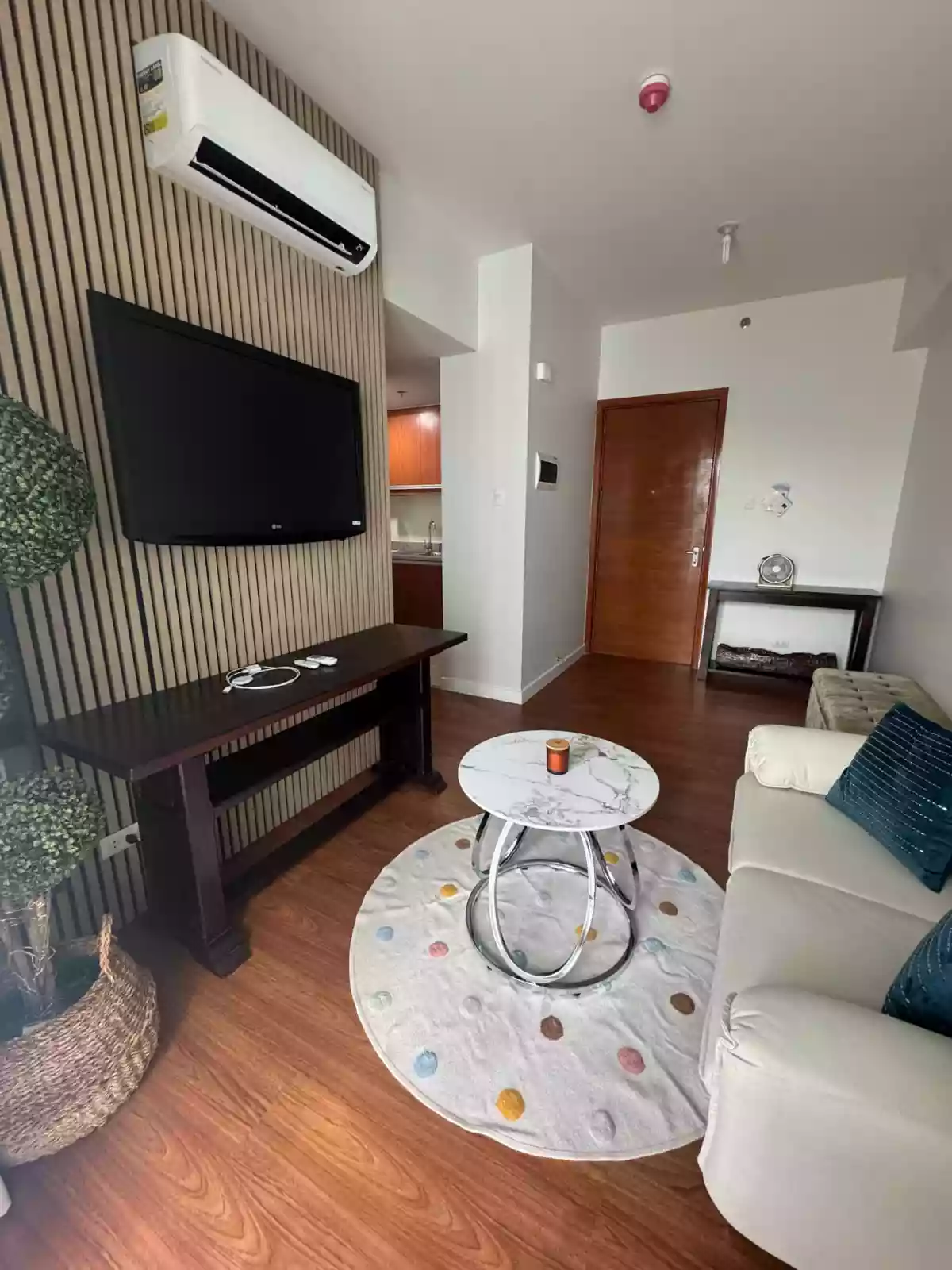 Furnished 1 bedroom with balcony in Marco Polo Residences — 1 Bedroom in Cebu City, Central Visayas, Philippines — Photo 2