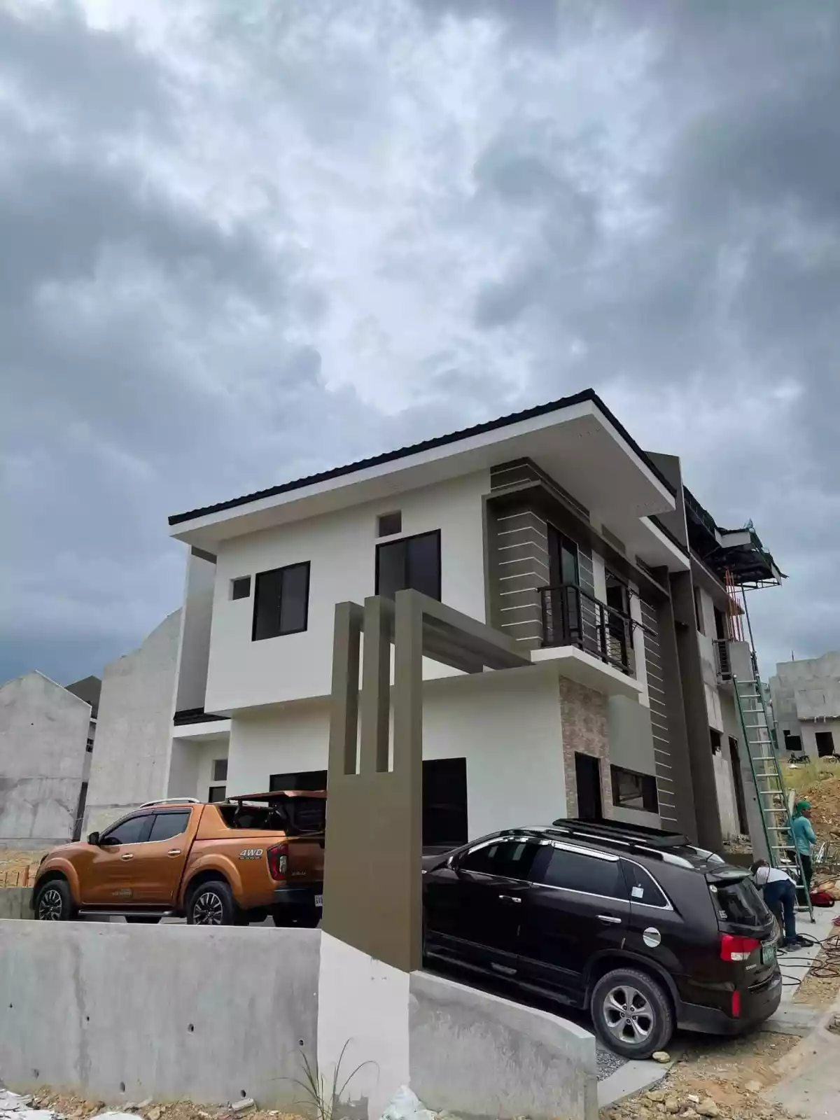 Corner House and Lot in Minglanilla Highlands — House and Lot in Cebu, Philippines — Photo 2