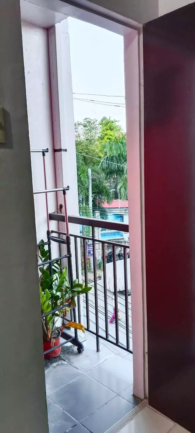 SEMI FURNISHED STUDIO UNIT WITH BALCONY FOR RENT- SALE — Studio in Naya Road, Cebu City, Central Visayas — Photo 5