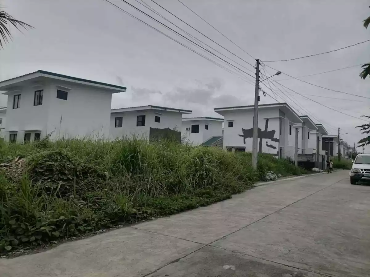 Residential Lot for sale!!! Two Lots adjacent to each other — Residential Lot in estefania, Bacolod, Negros Occidental — Photo 4