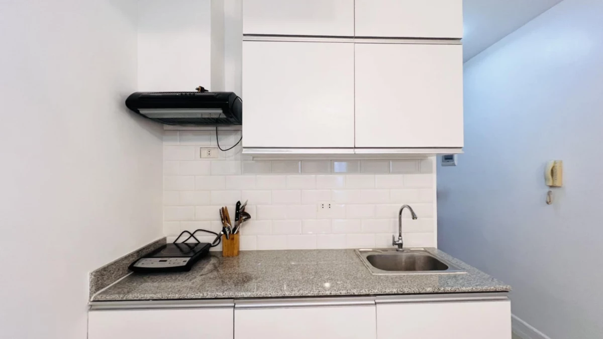 Grand Residences Studio Unit in East Tower A near Cebu IT Park for sale — Studio in Banilad and Pres. Roxas Street, Ayala Access Road, Mabolo — Photo 4
