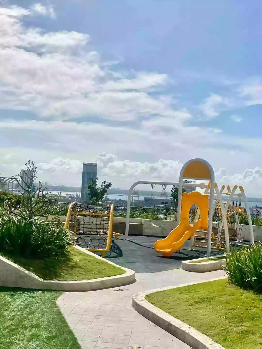 Open photo 14 of 15 — 2 Bedroom Condo- Taft East Gate
