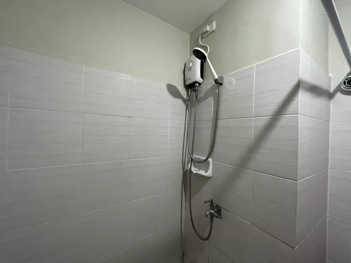 Furnished Studio Unit for sale in Mivesa Garden Residences — Studio in Salinas Drive Extension, Cebu City, Philippines — Photo 6