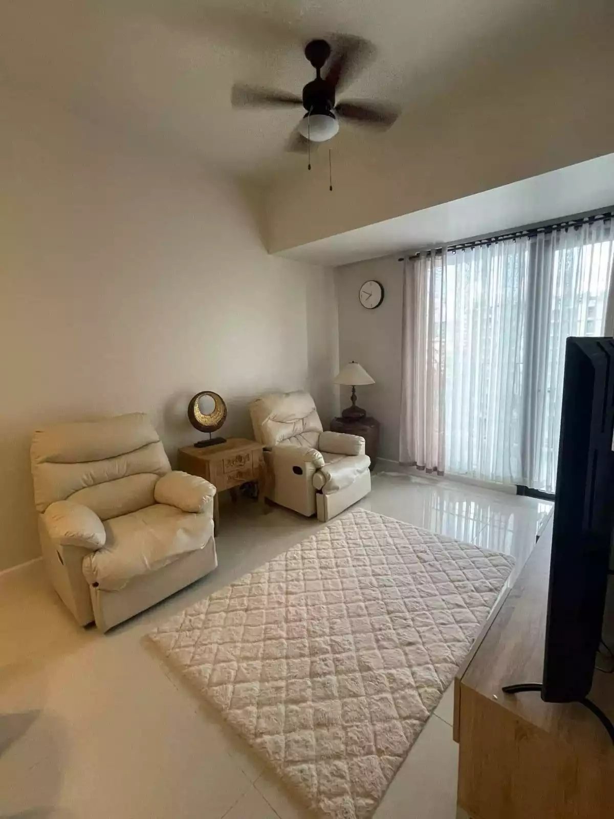 EMERGENCY SALE 2-BR MANDANI BAY SUITES — 2 Bedrooms in F.E. Zuellig Avenue, Mandaue City, Philippines — Photo 4