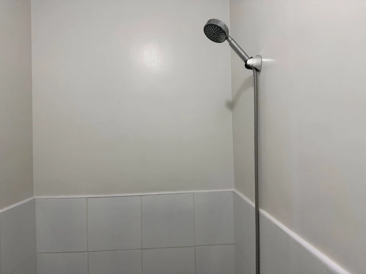 Semi-furnished studio in Plumera Mactan — Studio in Mactan, Lapu-Lapu City — Photo 3