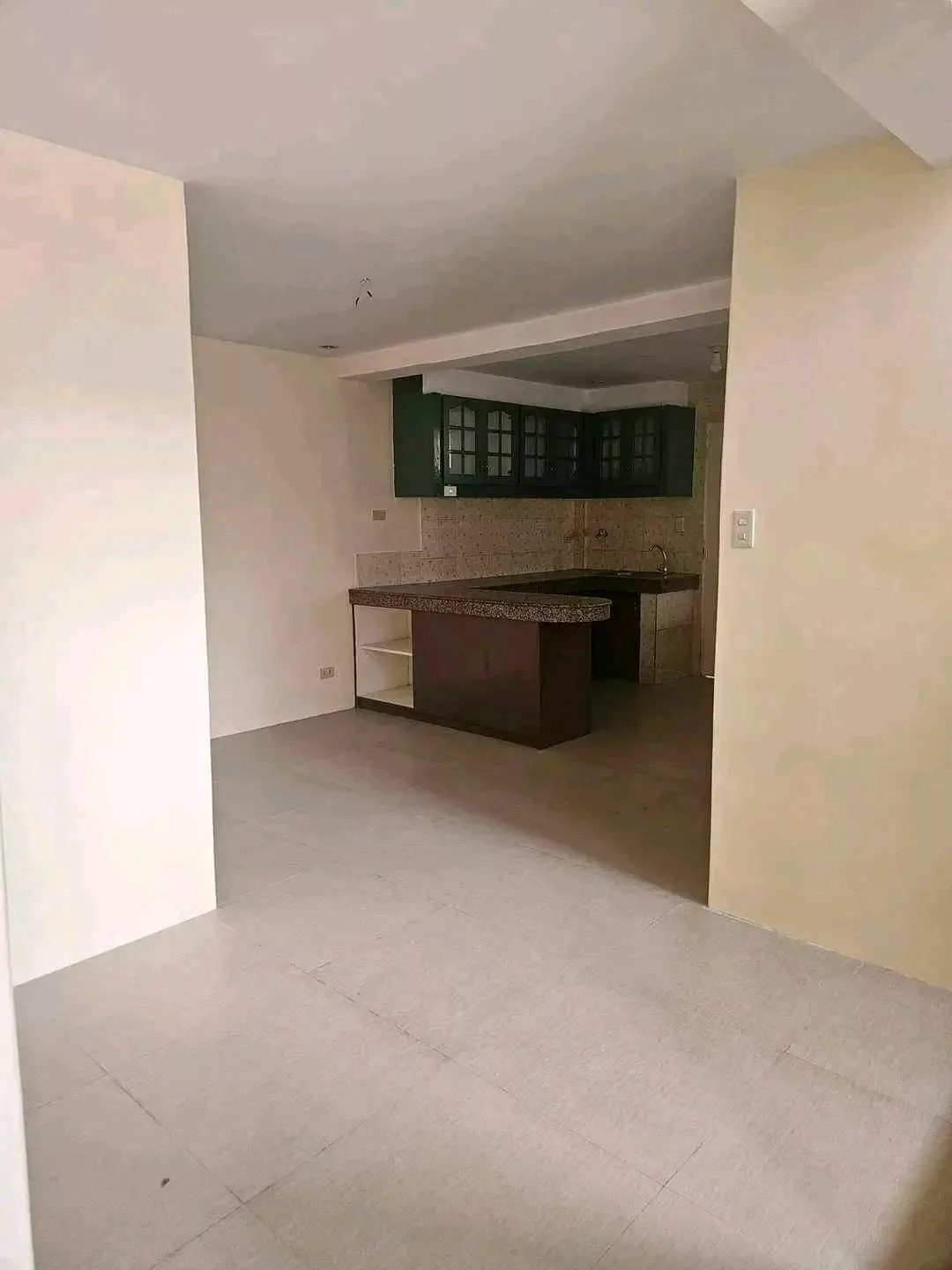 House & Lot For Sale ( Exclusive Subd ) in the main road of McArthur Highway Valenzuela City — House and Lot in Valenzuela City — Photo 4