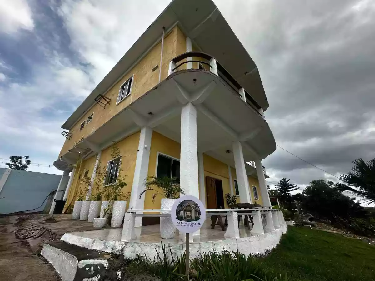 Overlooking House and Lot in Daanbantayan Cebu — House and Lot in Daanbantayan, Cebu, Philippines — Photo 4
