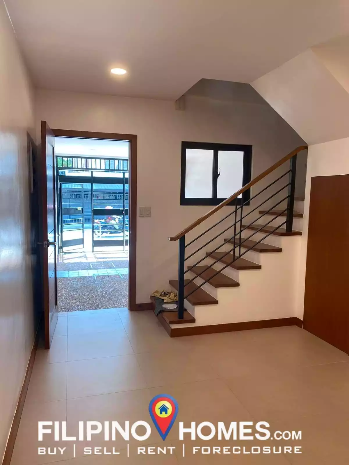 BRANDNEW THREE STOREY TOWNHOUSE FOR SALE FACING WIDE ROAD NEAR UST SAMPALOC MANILA — Townhouse in Manila, Metro Manila, Philippines — Photo 3