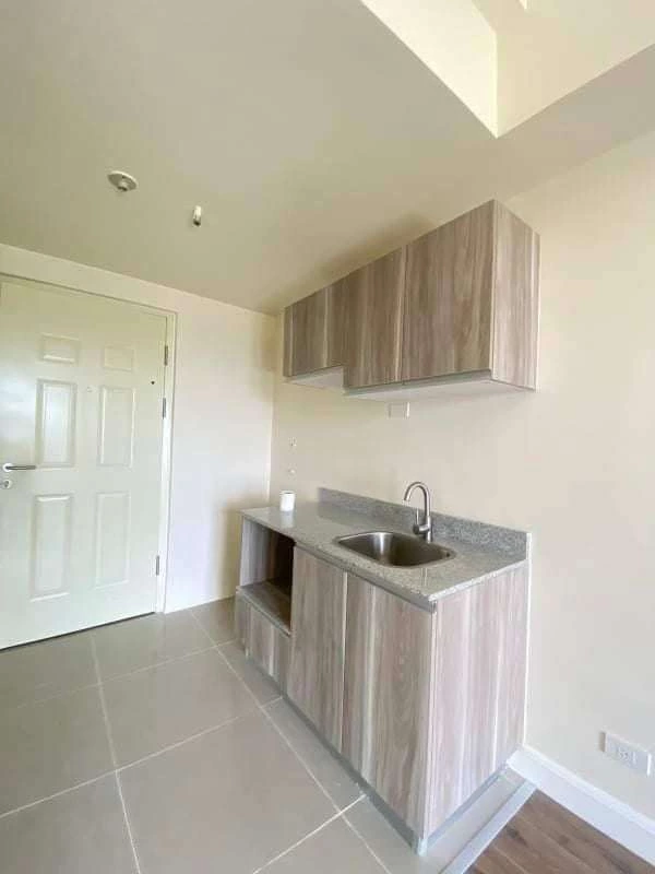SACRIFICE SALE STUDIO UNIT IN GRAND RESIDENCES NORTH TOWER A WITH GOLF COURSE VIEW — Studio in Gov. M. Cuenco Avenue, Cebu City, Cebu — Photo 3