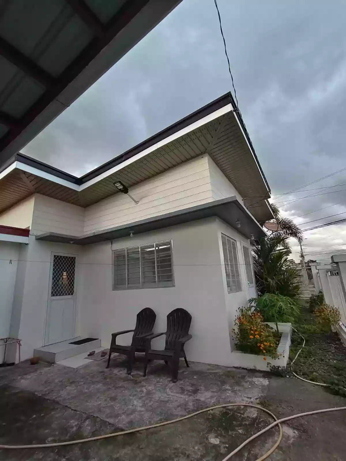 Prime Lot with Bungalow Unit for Sale! — House and Lot — Photo 4