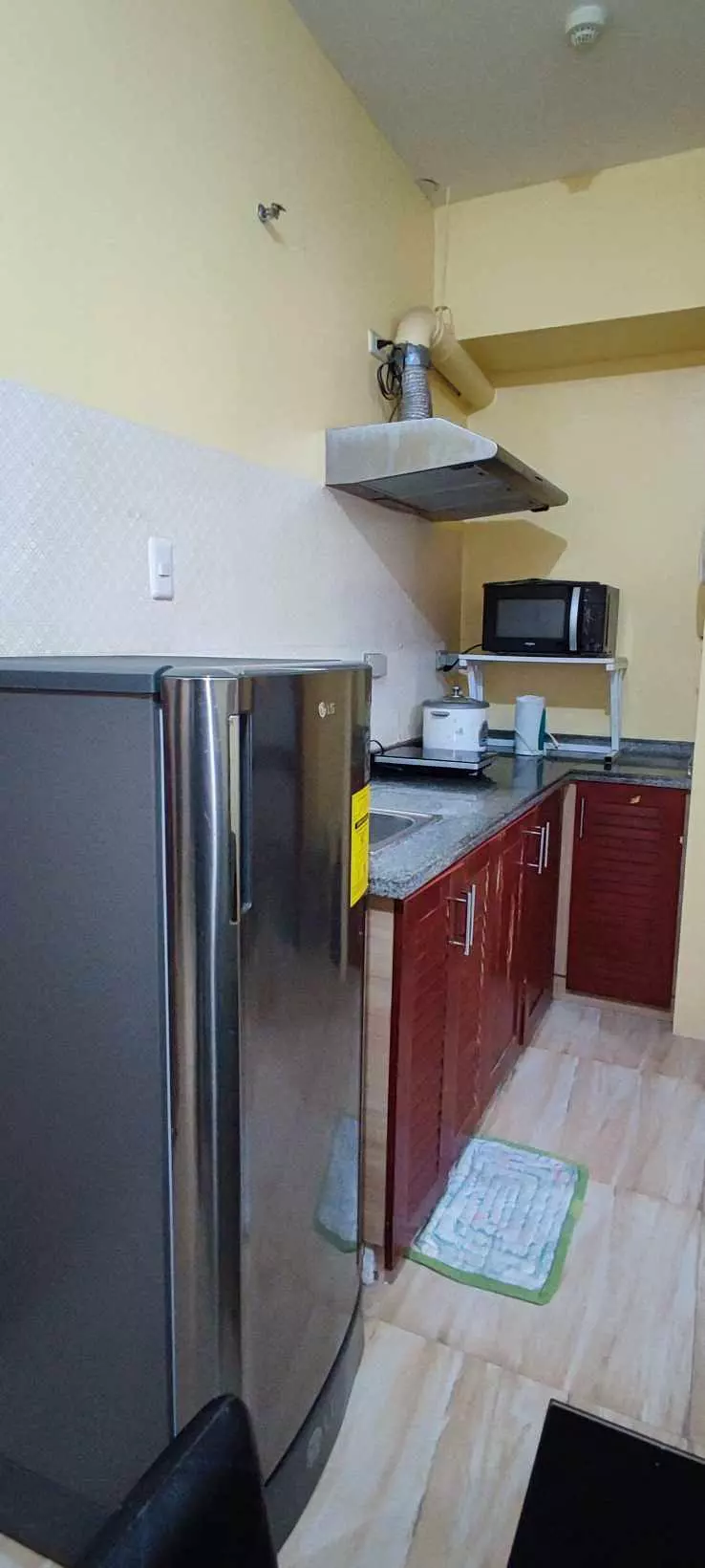 2 BR with Parking — 2 Bedrooms in Cebu City, Central Visayas, Philippines — Photo 3