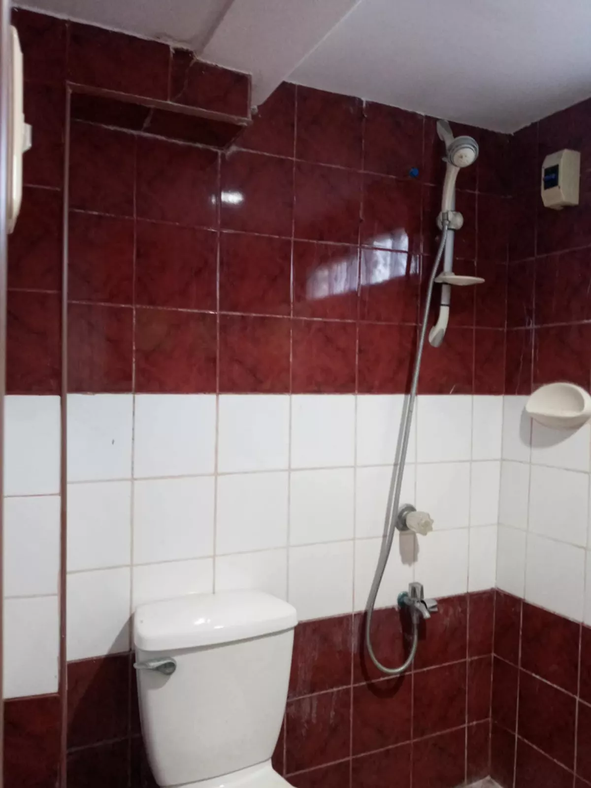 Open photo 18 of 28 — FOR SALE – Income-Generating Apartment + 3-Storey House