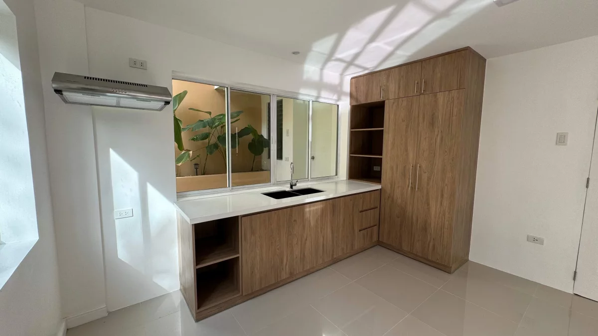 Duplex House For Sale in Hacienda Salinas — Townhouse in Cebu City, Cebu, Philippines — Photo 2