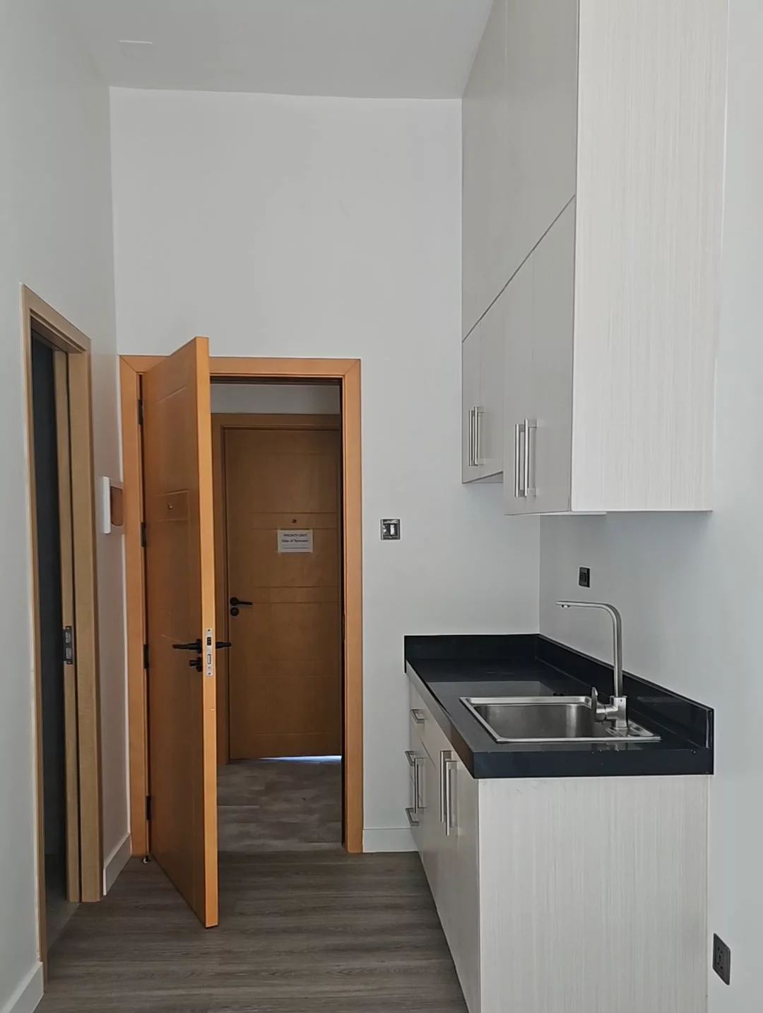 Studio Unit for Assume — Studio in Talisay City, Cebu, Lawaan I — Photo 2