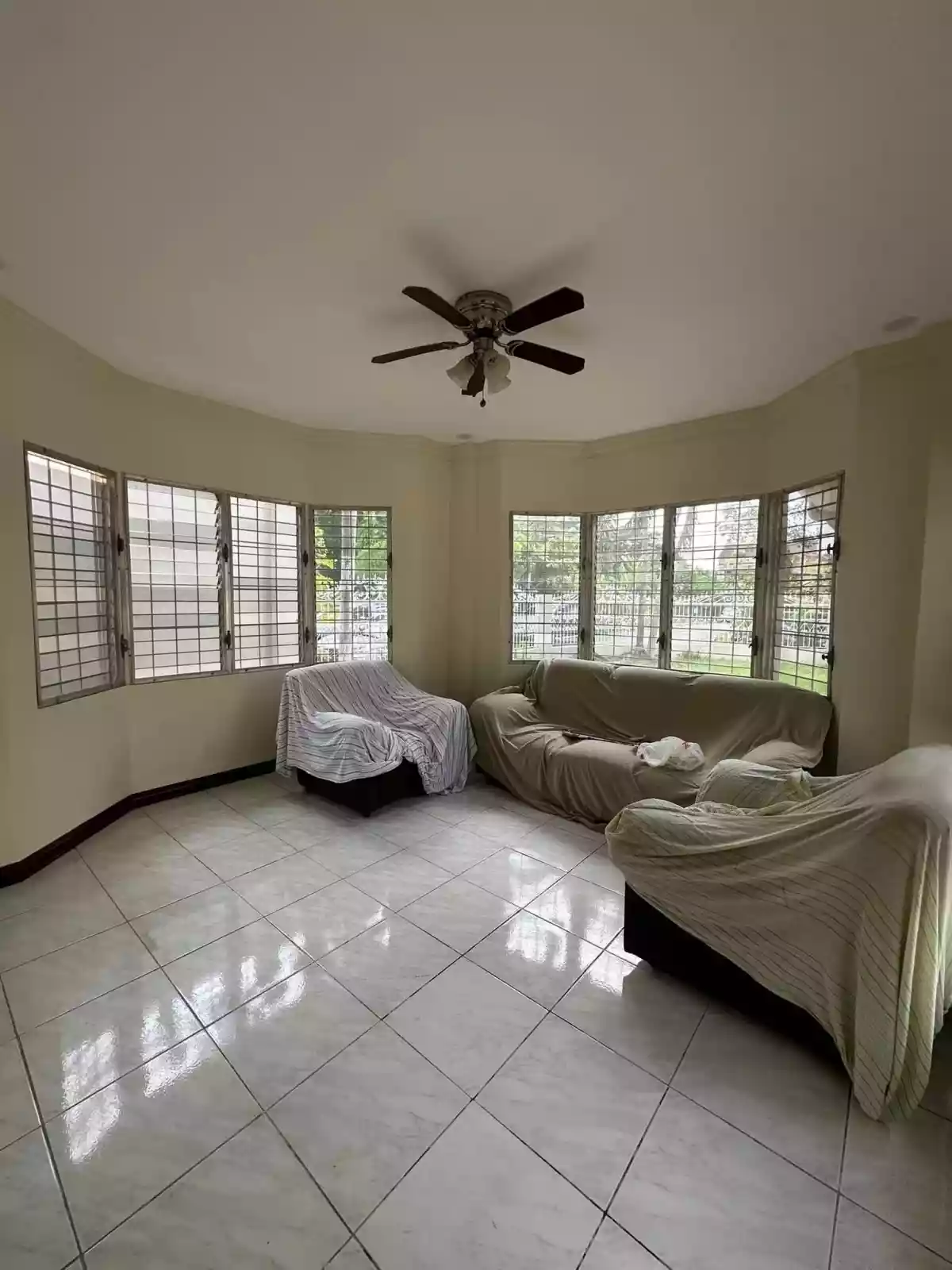 Open photo 16 of 19 — -Storey House for Rent inside a Subdivision in Talamban, Cebu City