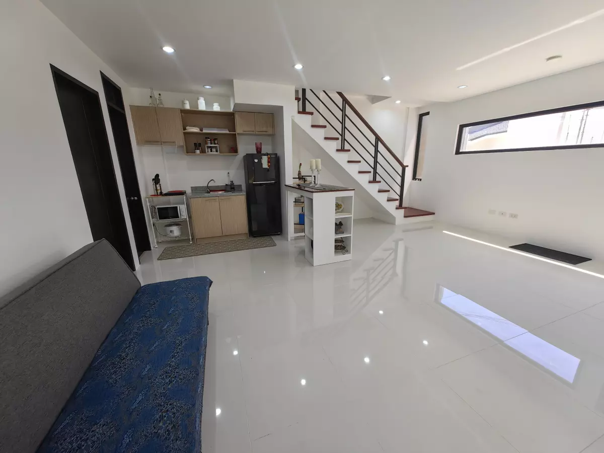 DUPLEX HOUSE & LOT SEMI FURNISH IN MINGLANILLA HIGHLANDS — House and Lot in Minglanilla, Cebu, Philippines — Photo 5