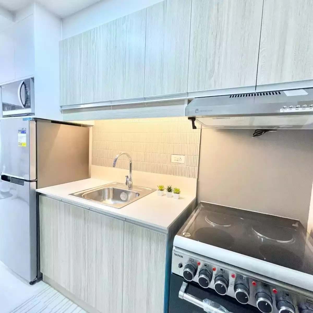 CCT 107-8526171163 — Studio in Pope John Paul II Avenue, Cebu City, Central Visayas — Photo 5