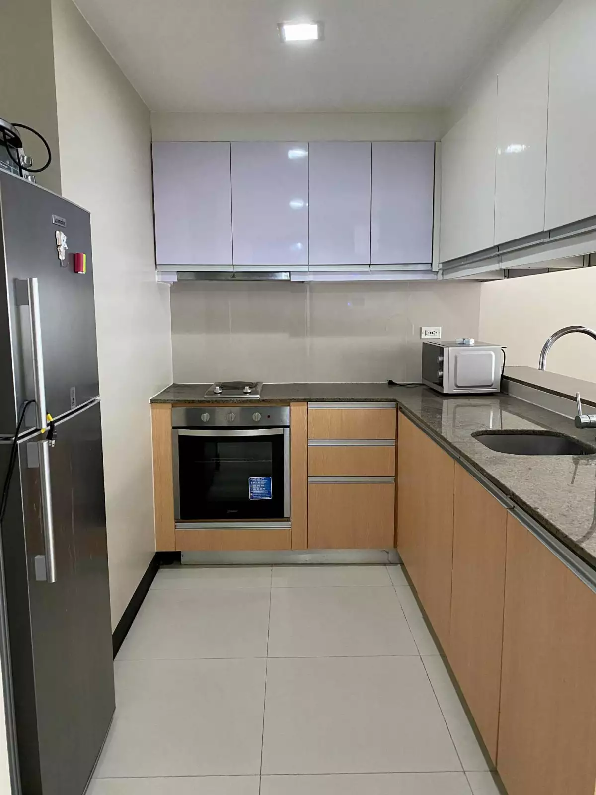 Rush sale condo unit at Salcedo Skysuites Condominium — 1 Bedroom in Makati City, Metro Manila, Philippines — Photo 5