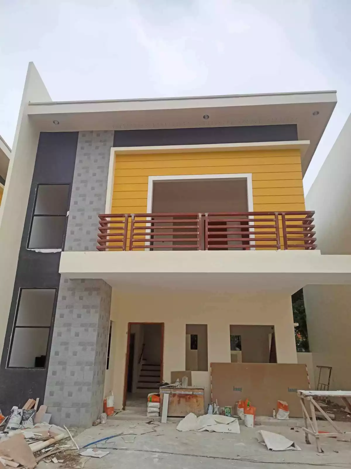 Single Attached House and Lot In Lapu-Lapu City For Assume — House and Lot in Cebu City, Cebu, Philippines — Photo 6