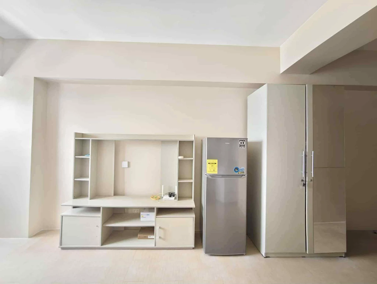 FULLY FURNISHED STUDIO UNIT — Studio in C. M. Recto, Poblacion District, Davao City — Photo 2