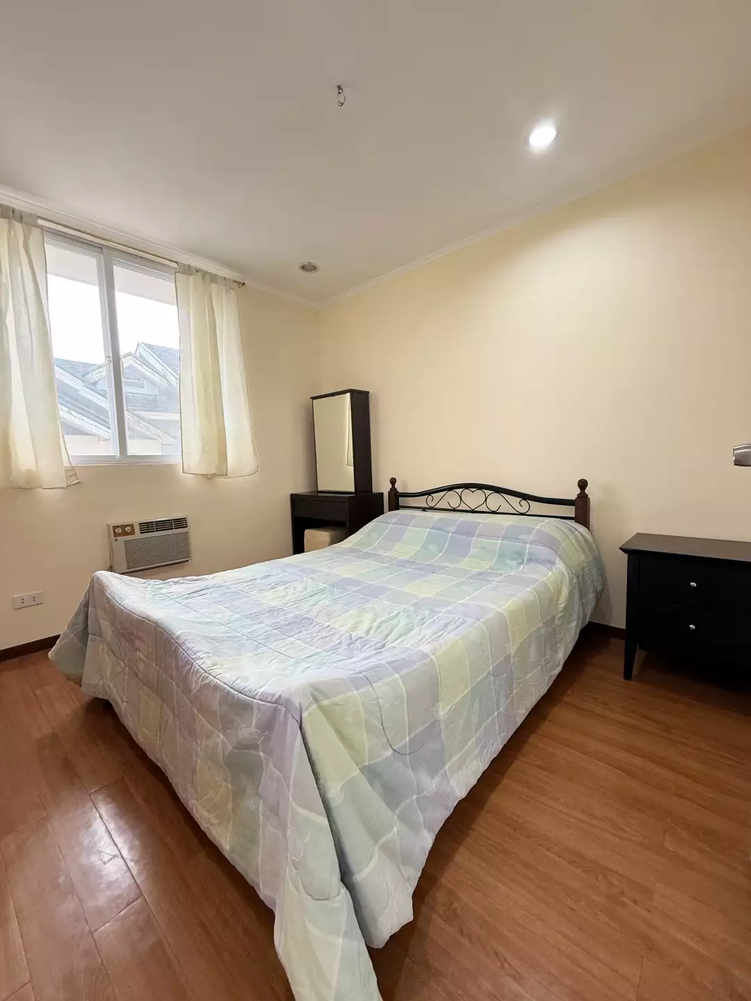 Stunning 3-Bedroom Townhouse for Sale at The Courtyard, Canyonwoods — Townhouse in Lemery, Batangas, Philippines — Photo 6