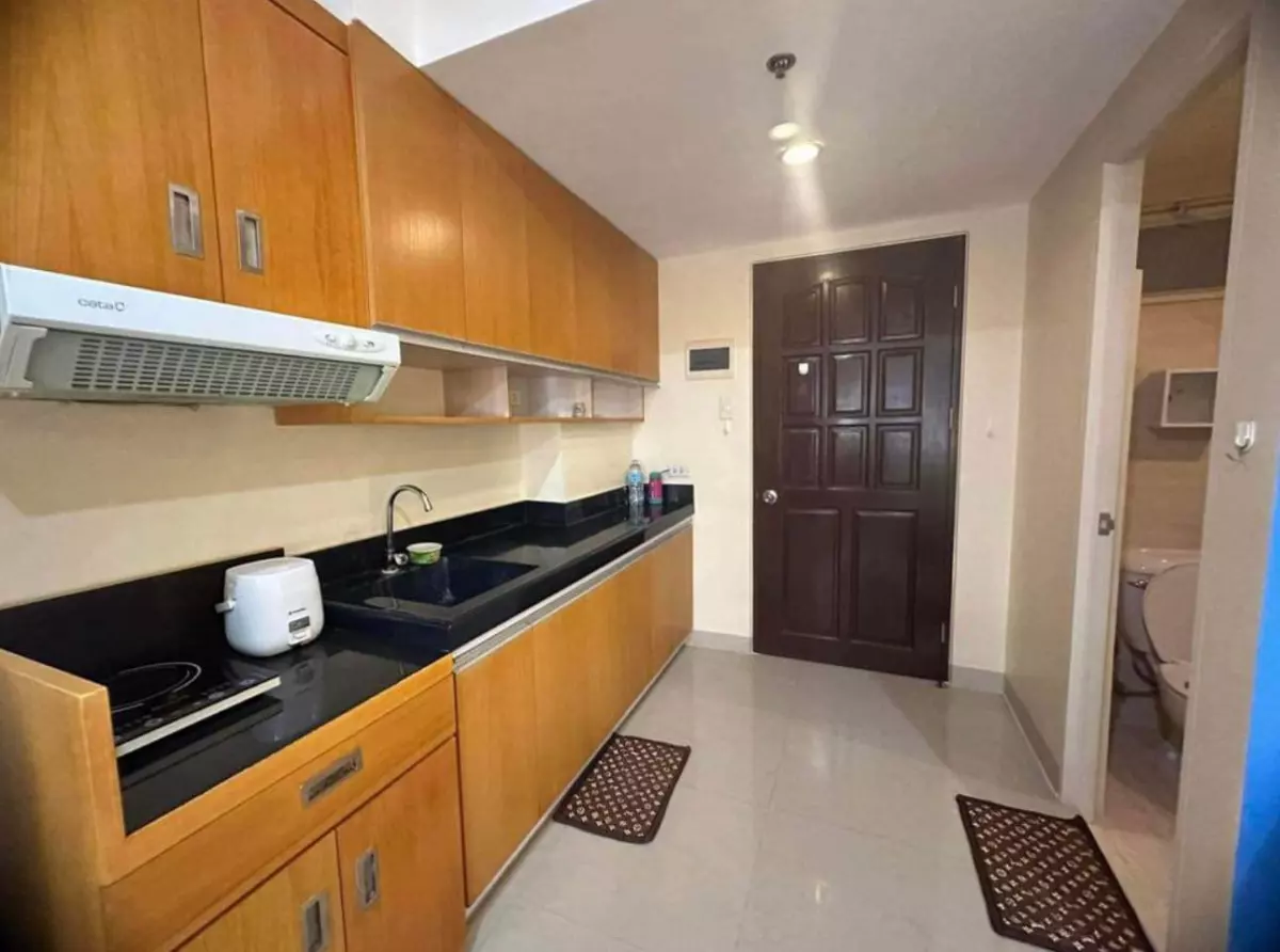 Fully furnished Studio Unit beside Ateneo de Cebu CLEAN TITLE — Studio in Mandaue City, Cebu, Philippines — Photo 4