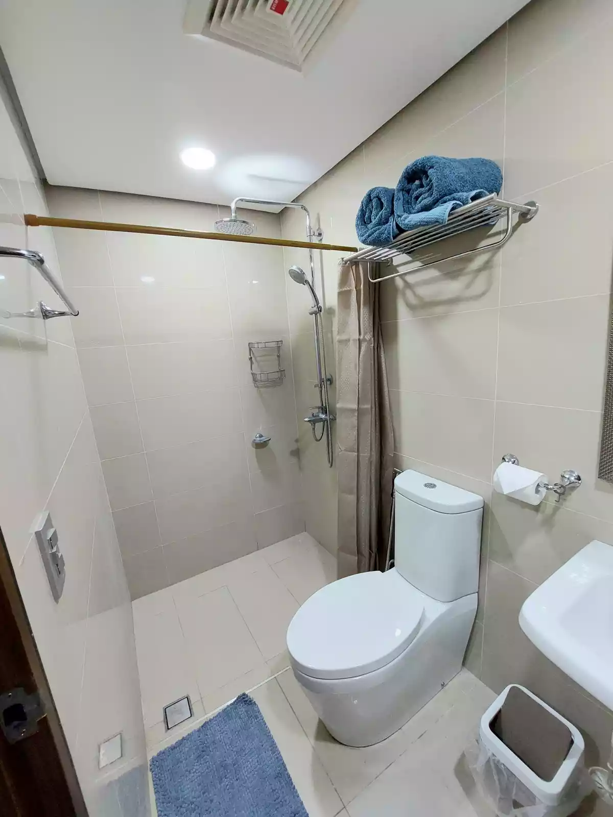 38 Park Avenue at Cebu IT Park Studio with Parking — Studio in Apas, Cebu City, Cebu — Photo 3