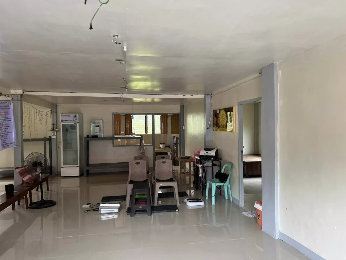 Boarding House for Sale with Commercial space — Boarding House in Mainit, Surigao del Norte, Philippines — Photo 6