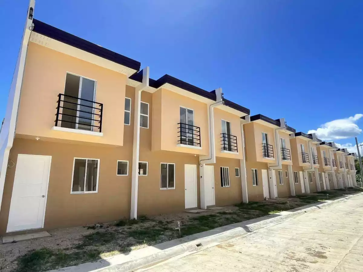 HOUSE AND LOT FOR ASSUME