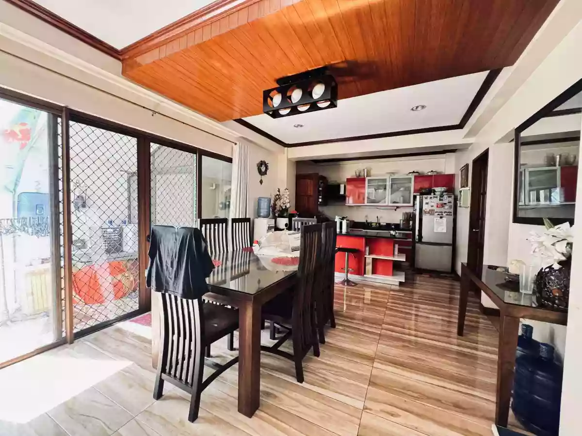 4-BEDROOM 2-STOREY HOUSE AND LOT IN CORONA DEL MAR, TALISAY CITY, CEBU — House and Lot in Talisay, Cebu, Philippines — Photo 5