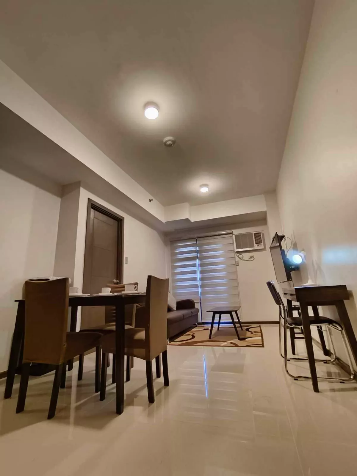 One Bedroom with Balcony — 1 Bedroom in Cebu City, Philippines — Photo 3