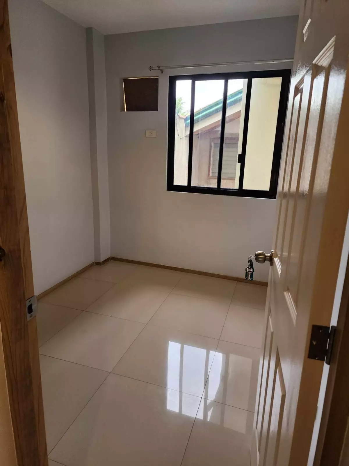 Brand New House and Lot for Assume or for Sale — House and Lot — Photo 7