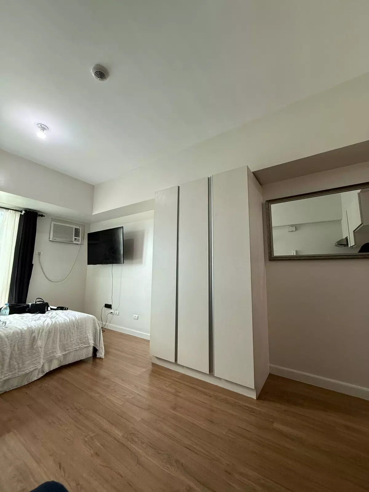 Open photo 11 of 20 — STUDIO WITH PARKING IN SOLINEA TOWER 2