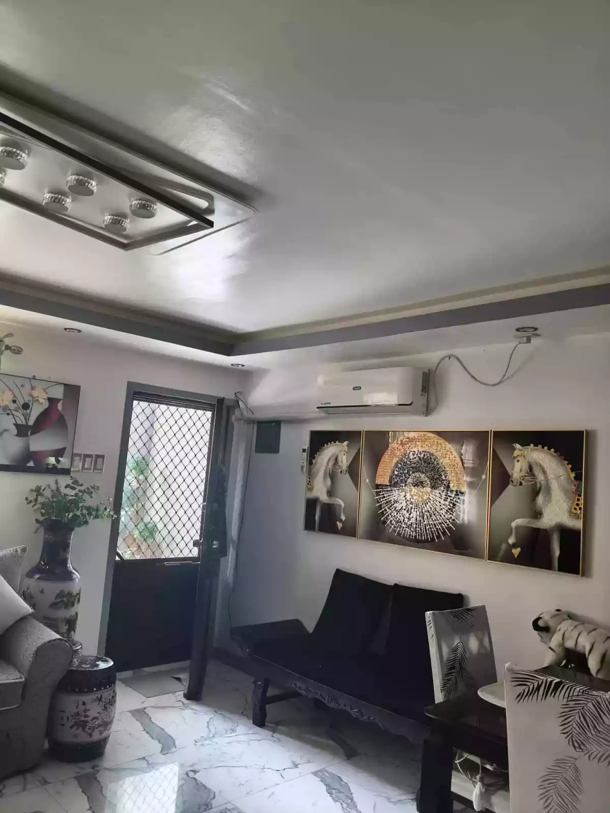 Townhouse — Townhouse in Main Street, City of Santa Rosa, Laguna — Photo 3