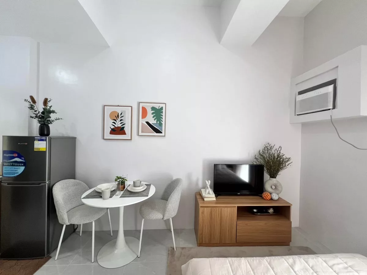 Casamira Towers Mandaue Studio Unit For Sale Big Savings from Current Price — Studio in Mandaue City — Photo 7