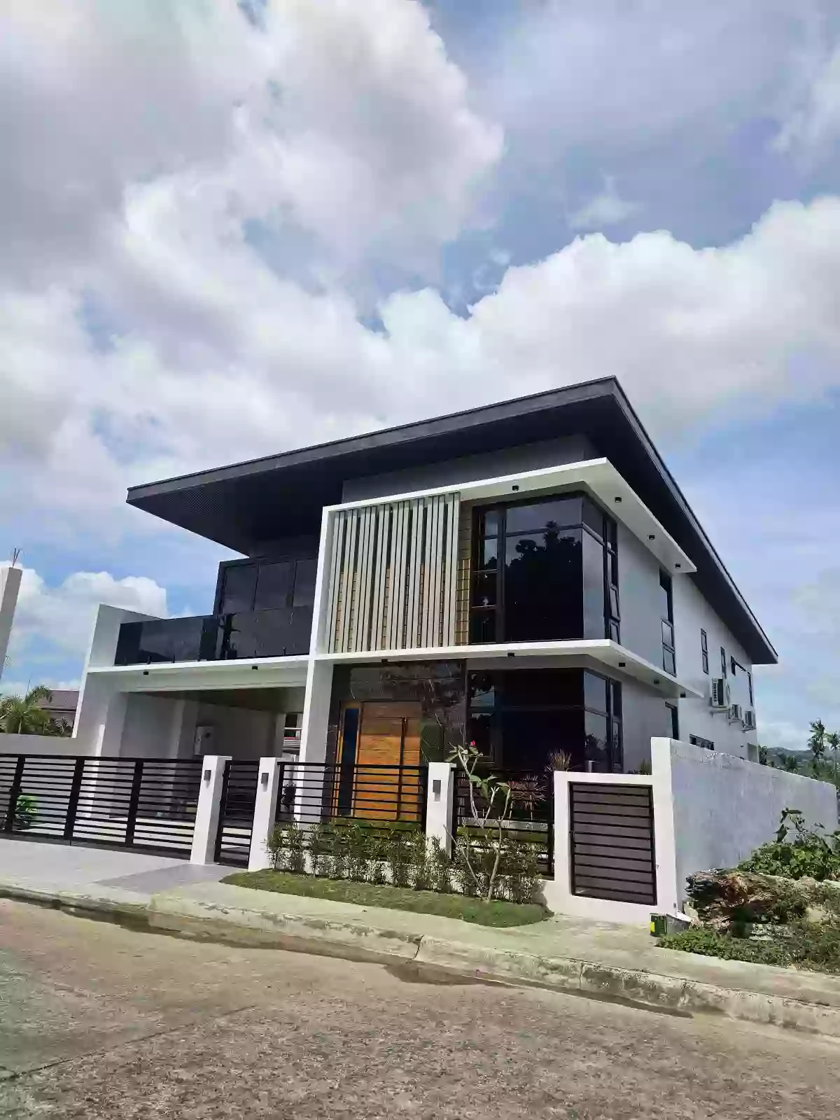 corona house