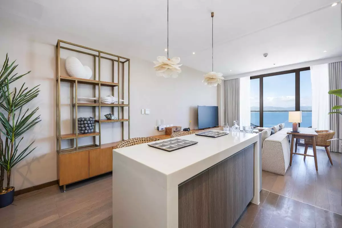BARGAIN SALE 1BR CONDO AT SHERATON MACTAN — 1 Bedroom in Cebu — Photo 7