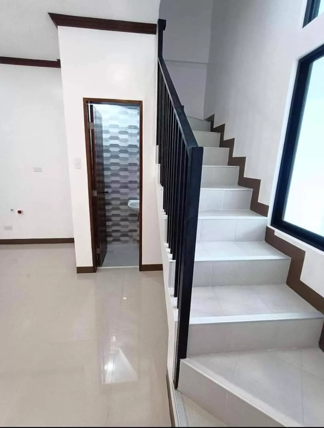 4BR HOUSE Near Ateneo Mandaue — House and Lot in Cebu, Philippines — Photo 5