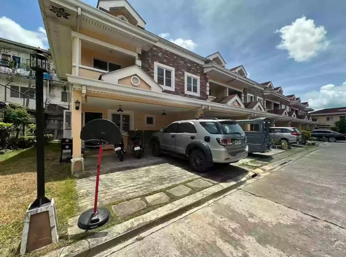 Woodcrest Townhouse Corner For Sale Guadalupe Cebu City — House and Lot in Gervacio Quijada Street, Cebu City, Cebu — Photo 2
