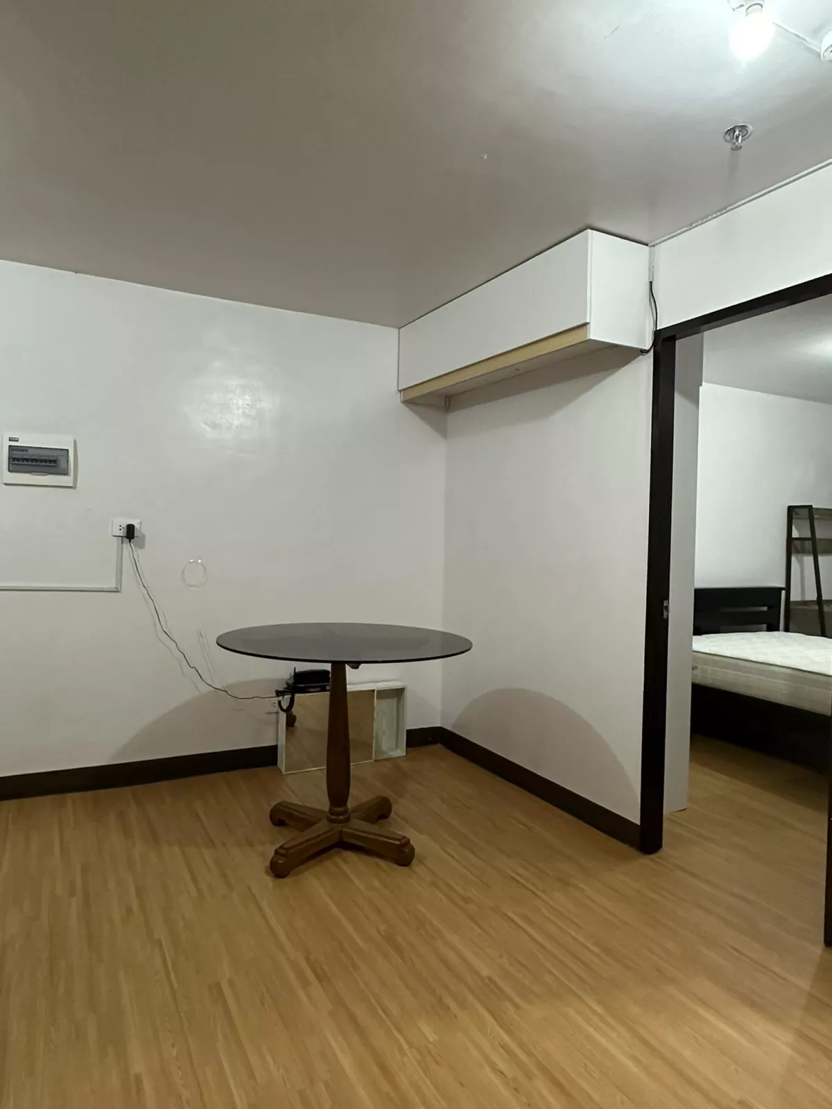 RUSH ASSUME: 2 BEDROOM CONDO UNIT WITH BALCONY — 2 Bedrooms in Naya Road, Cebu City, Central Visayas — Photo 5