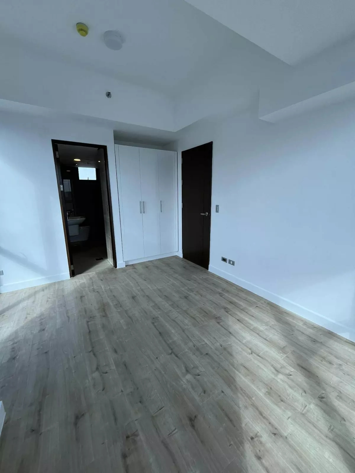 FOR SALE 1 BR PREMIUM CORNER UNIT WITH PARKING AND BALCONY IN 38TH PARK AVENUE — 1 Bedroom in Apas, Cebu City, Cebu — Photo 5