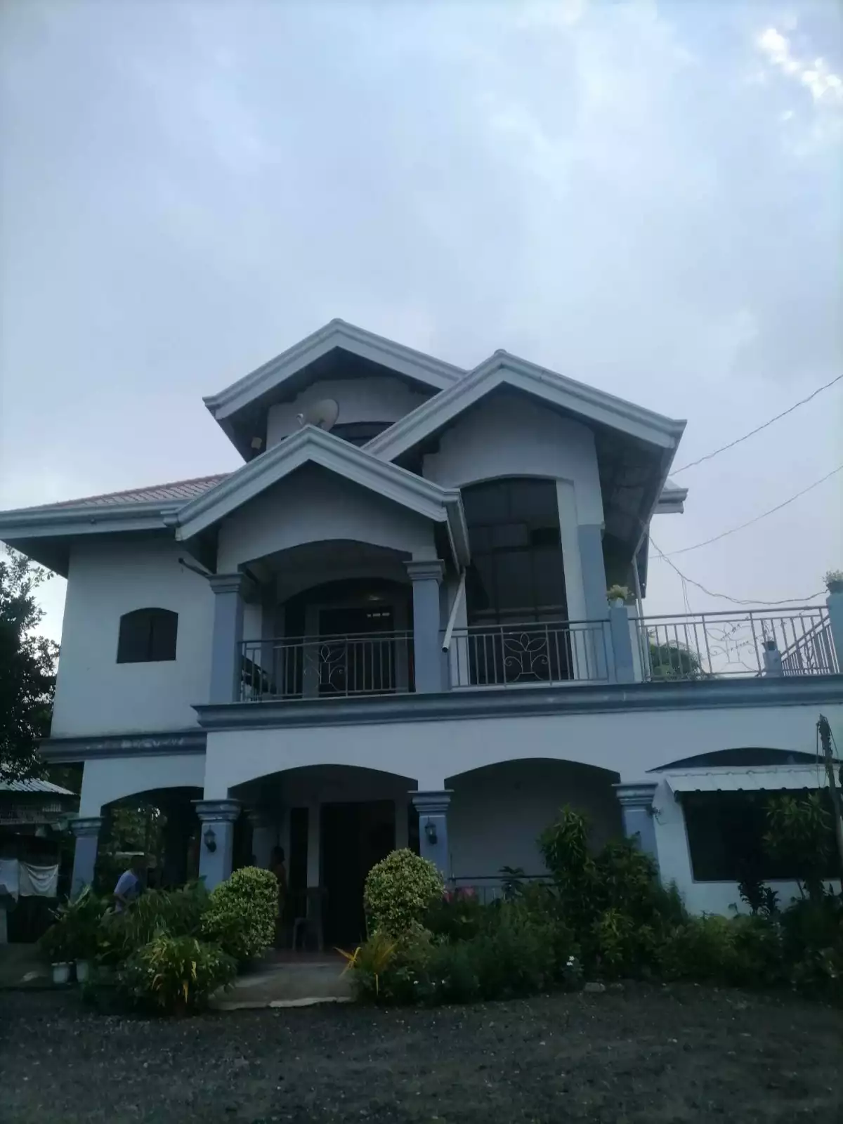 3 Storeys House and Lot with 4 Commercial Establishments