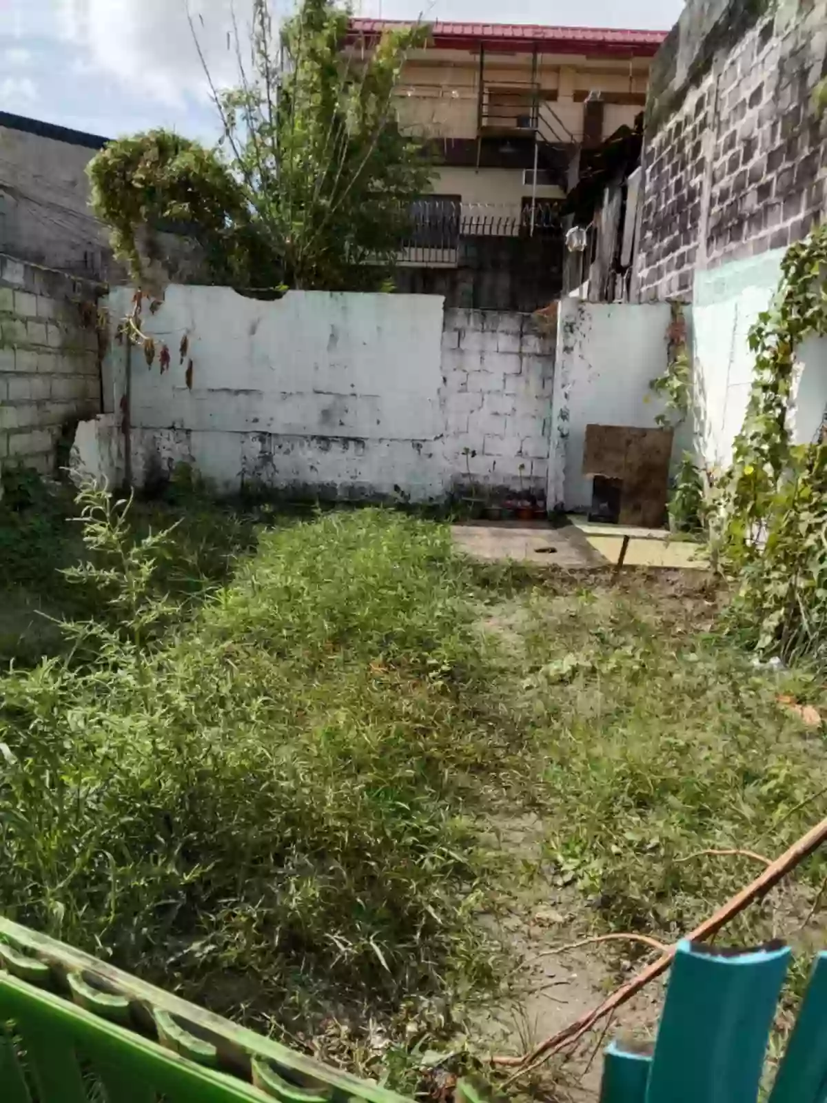 RUSH LOT FOR SALE 109q.m. Lot area — Commercial Lot in Lacson Street, Bacolod, Negros Occidental — Photo 2