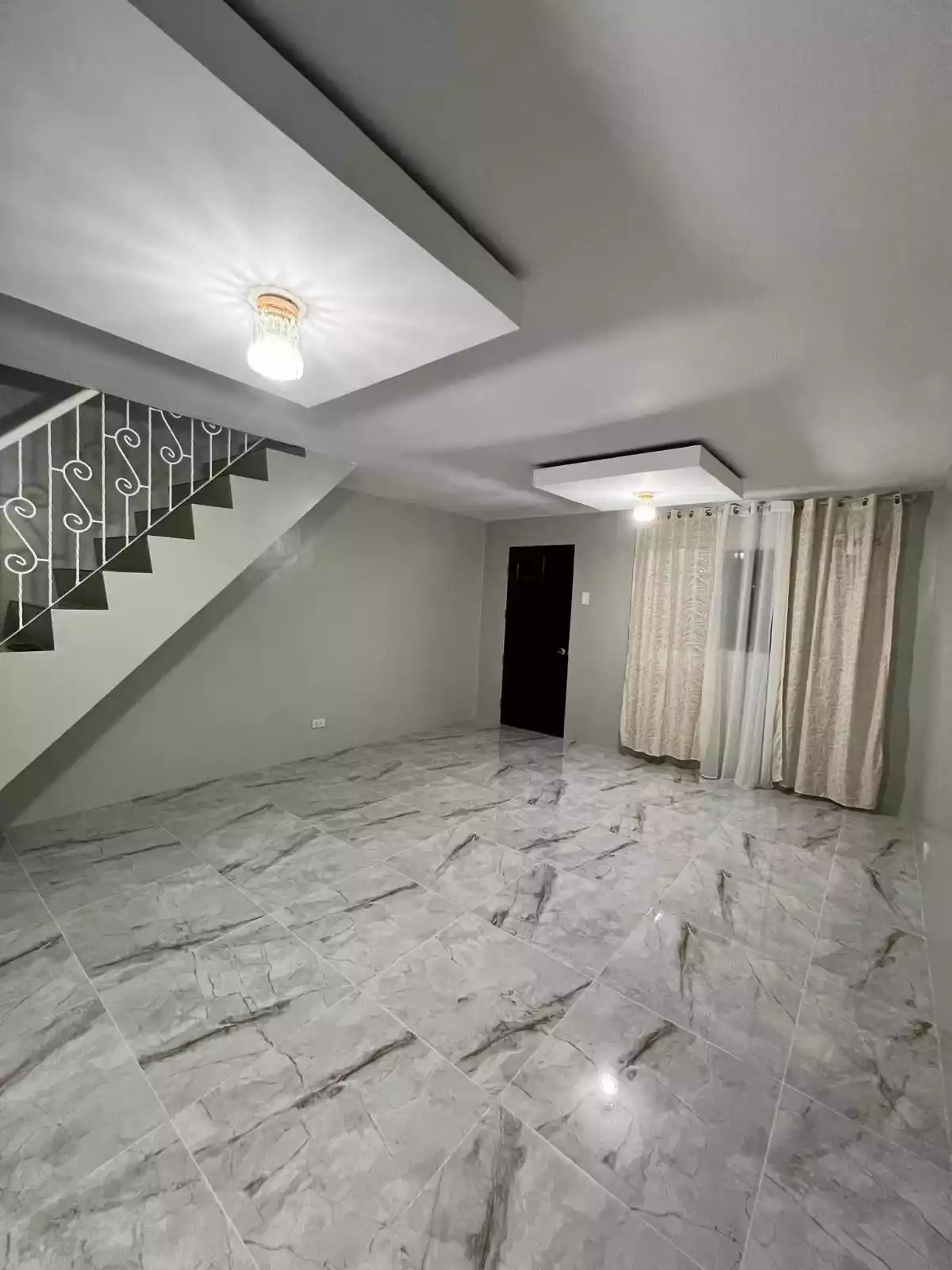 Newly Renovated Townhouse For Assume — Townhouse in Deca Homes Phase 4a, Minglanilla, Cebu — Photo 4
