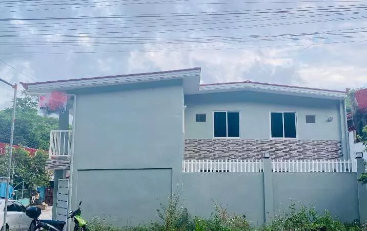 HOUSE & LOT FOR SALE! clean title — House and Lot in Consolacion, Cebu, Philippines — Photo 2