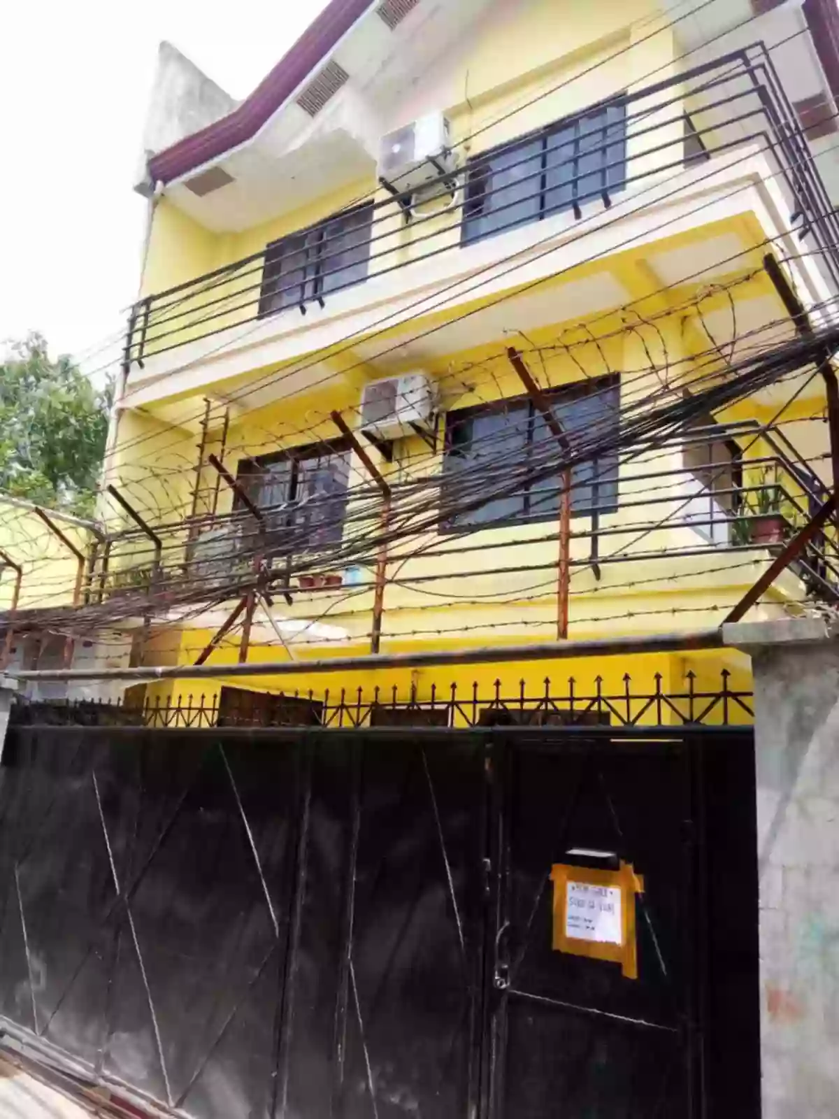 Open photo 15 of 42 — FOR SALE 3-STOREY HOUSE IN MANDAUE CEBU 