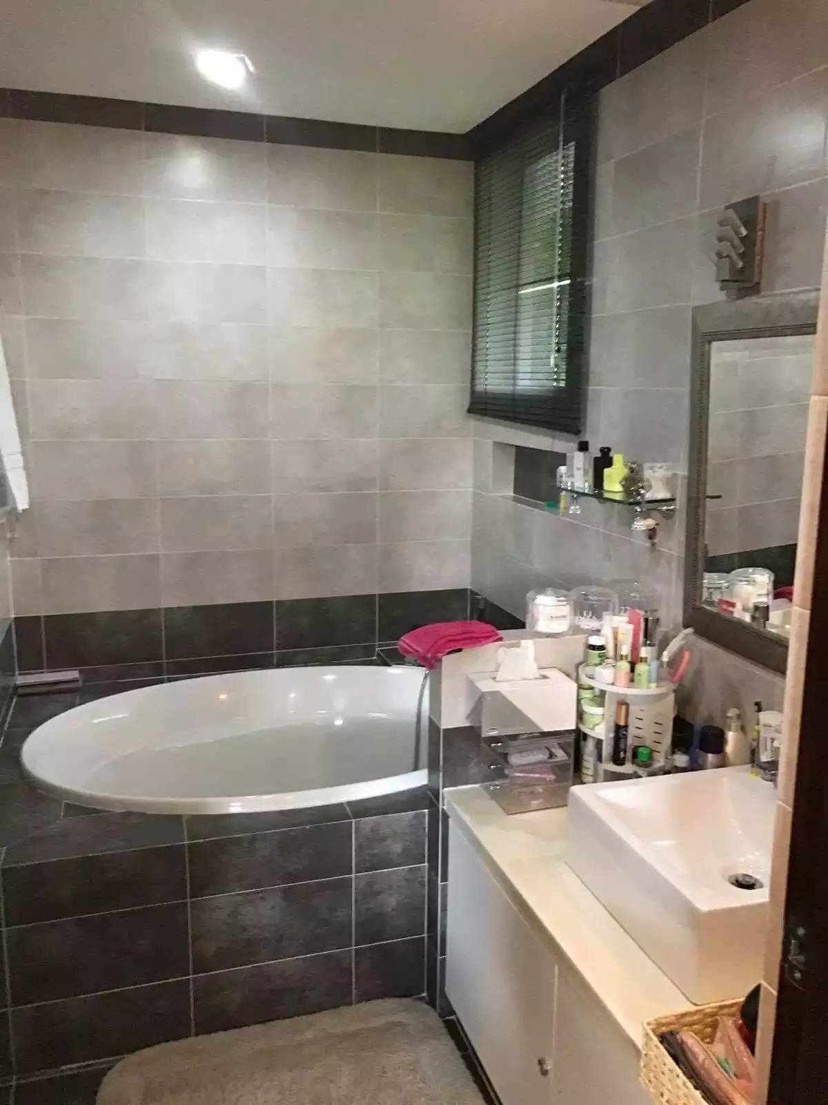 Open photo 23 of 61 — Maria Luisa House for Sale