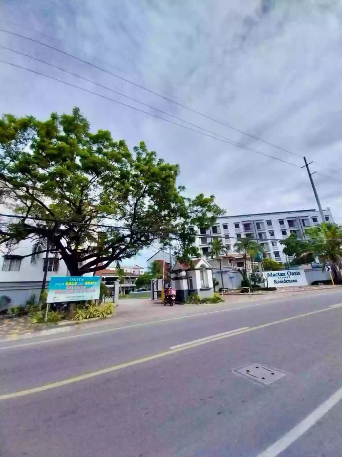 Open photo 17 of 20 — FOR SALE: 2 Bedroom Unit in Mactan Oasis Gardens Condominium