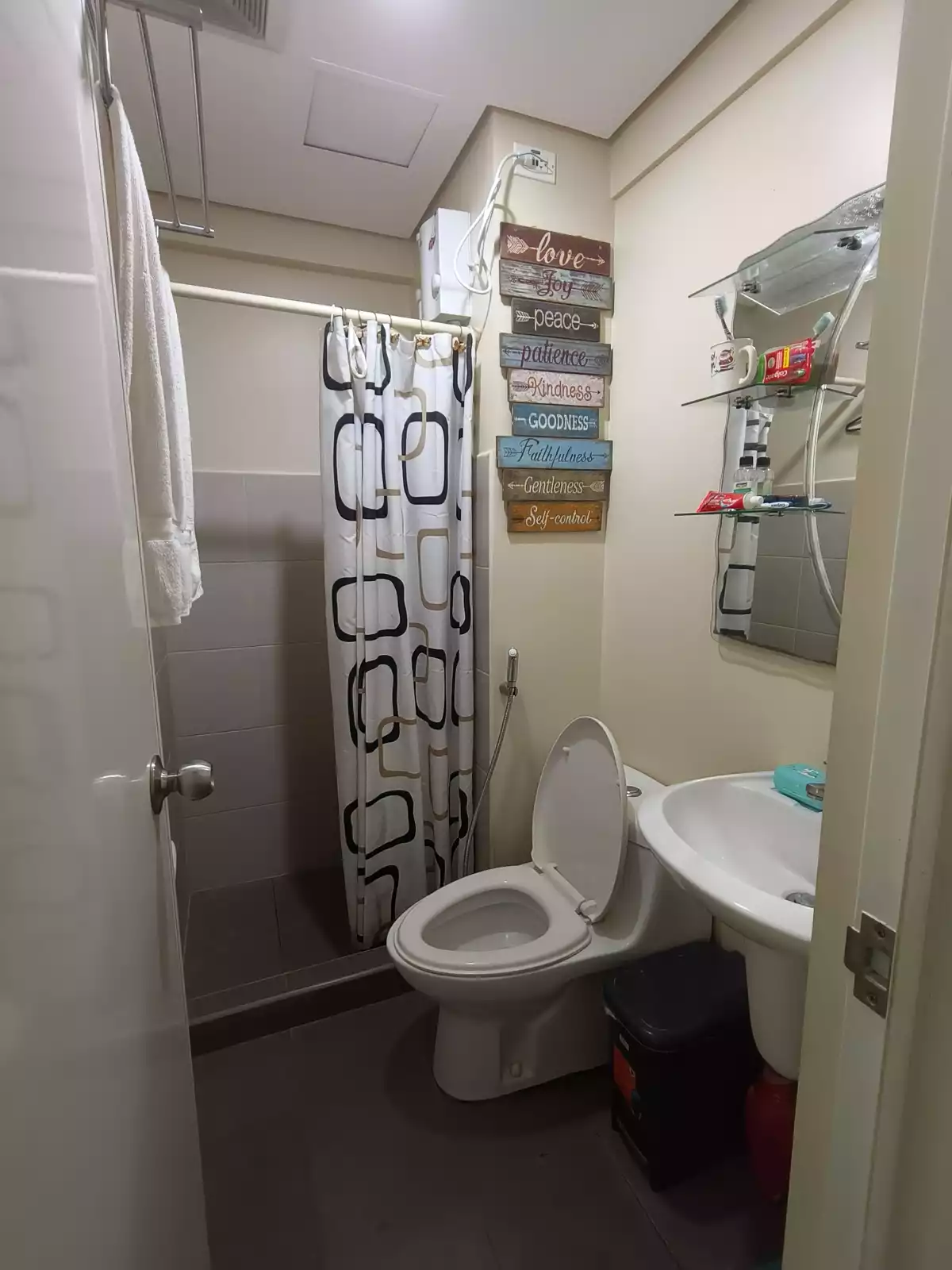 FOR SALE STUDIO TYPE CONDOMINIUM — Studio in Lahug, Cebu City, Cebu — Photo 6